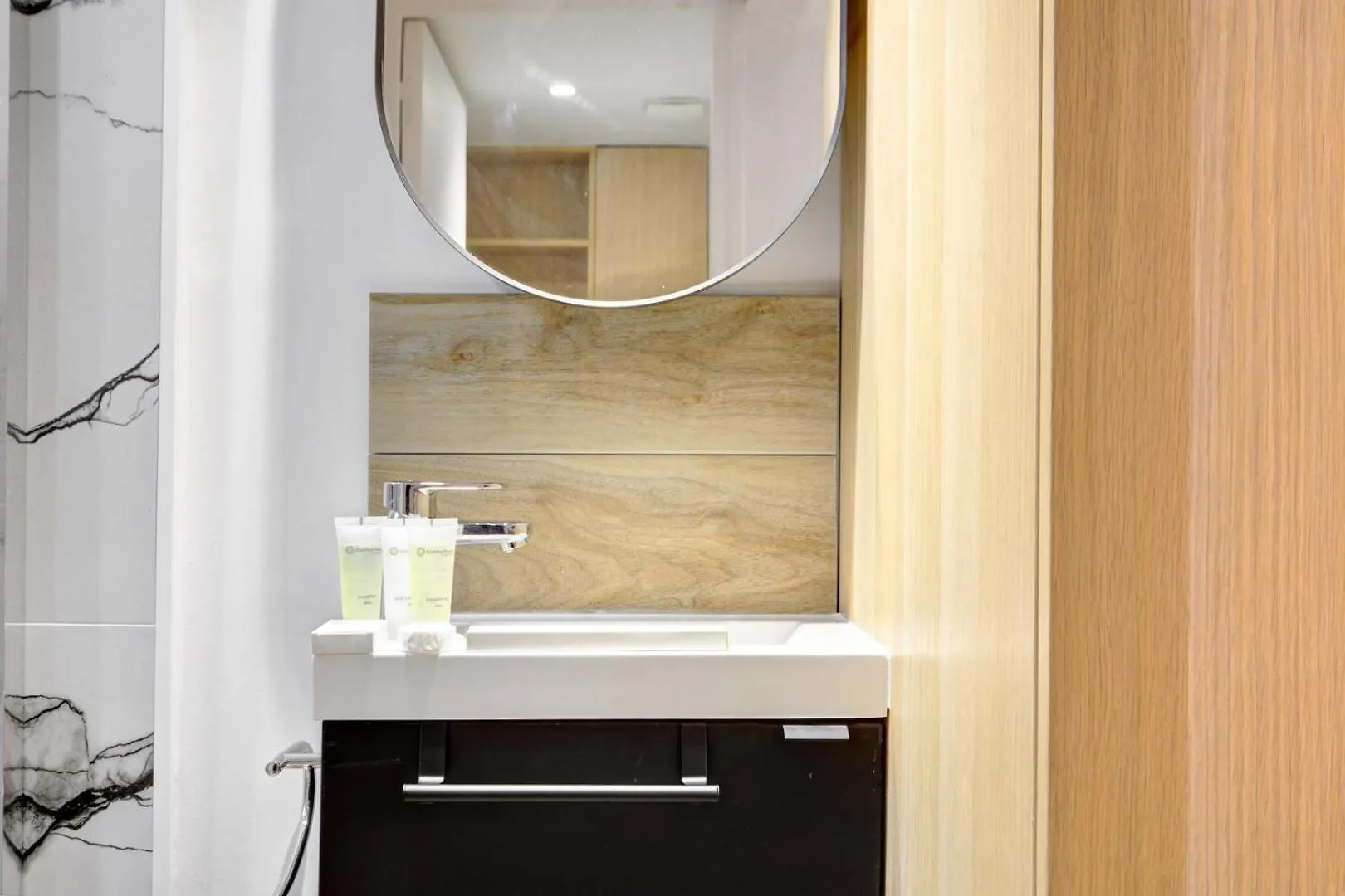 Bluestay 813 - Superb Apartment In Paris France